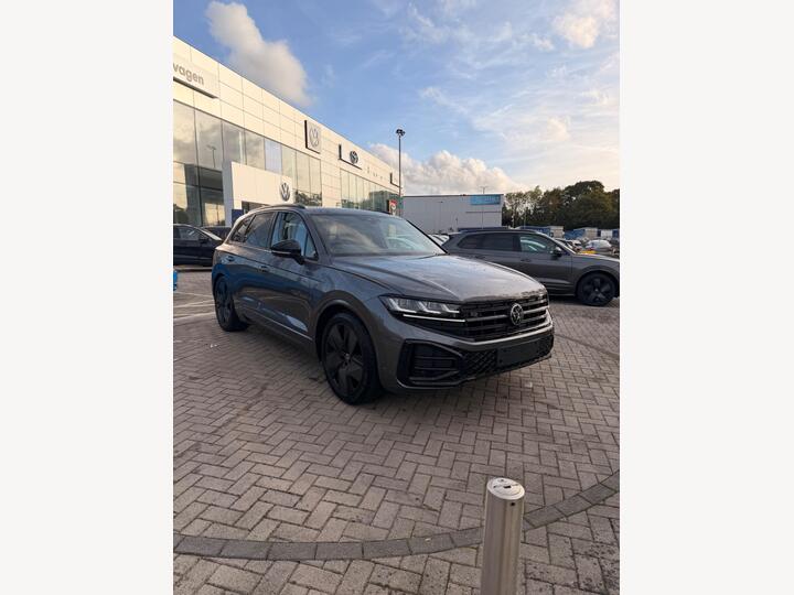 Volkswagen Touareg 3.0 TDI V6 Black Edition Tiptronic 4Motion Euro 6 (s/s) 5dr