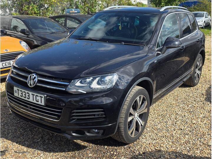 Volkswagen Touareg 3.0 TDI V6 BlueMotion Tech R-Line Tiptronic 4WD Euro 5 (s/s) 5dr Volkswagen Touareg 3.0 TDI V6 BlueMotion Tech R-Line Tiptronic 4WD Euro 5 (s/s) 5dr
