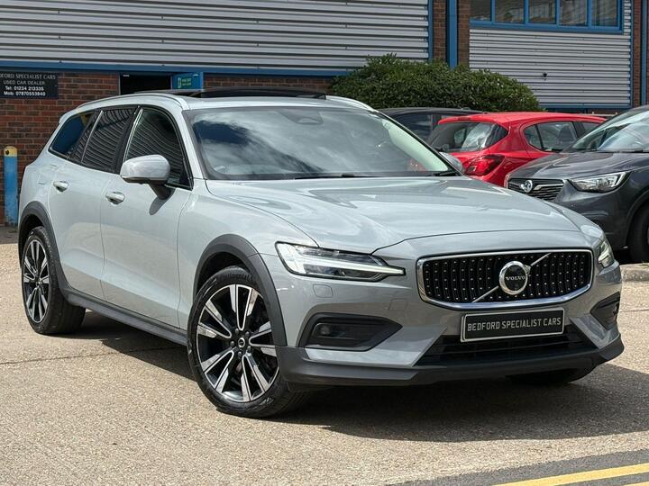 Volvo V60 Cross Country 2.0 B5 MHEV Ultimate Auto AWD Euro 6 (s/s) 5dr Volvo V60 Cross Country 2.0 B5 MHEV Ultimate Auto AWD Euro 6 (s/s) 5dr