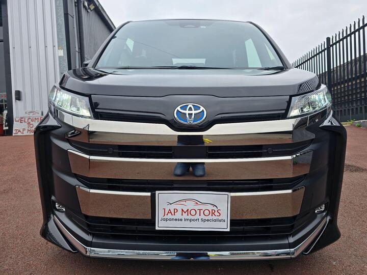 Toyota Noah 1.8 HYBRID 7 SEATER