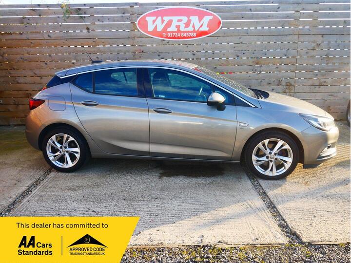 Vauxhall Astra 1.6 CDTi BlueInjection SRi Euro 6 (s/s) 5dr Vauxhall Astra 1.6 CDTi BlueInjection SRi Euro 6 (s/s) 5dr