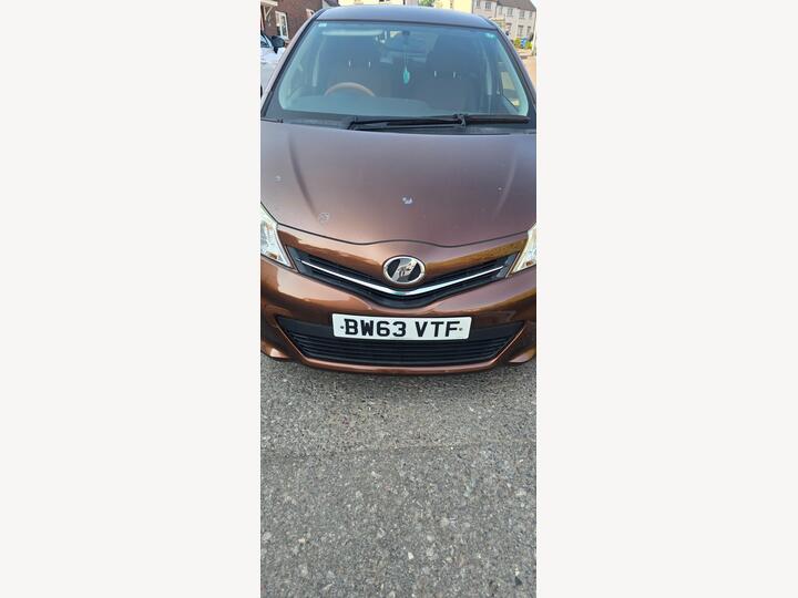 Toyota Vitz N/A