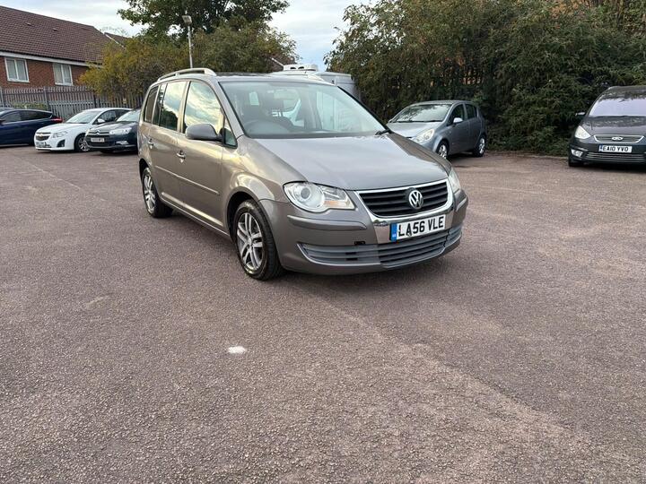 Volkswagen Touran 2.0 TDI SE DSG 5dr (7 Seats)