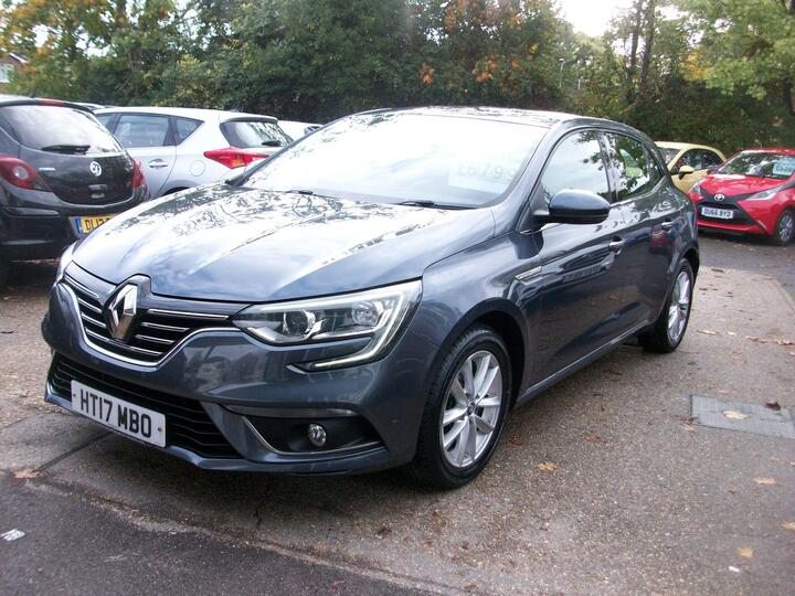 Renault Megane 1.6 DCi Dynamique Nav Euro 6 (s/s) 5dr Renault Megane 1.6 DCi Dynamique Nav Euro 6 (s/s) 5dr