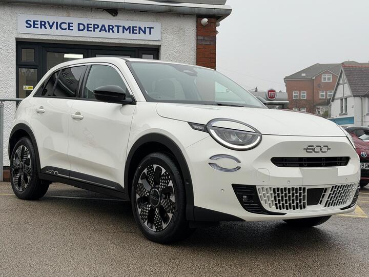 Fiat 600e 54kWh La Prima Auto 5dr