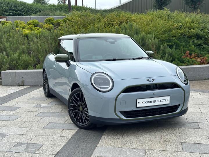 MINI Electric Cooper SE 54.2kWh Paul Smith Edition Auto 3dr