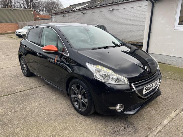 Peugeot 208 1.6 E-HDi Roland Garros Euro 5 (s/s) 5dr Peugeot 208 1.6 E-HDi Roland Garros Euro 5 (s/s) 5dr