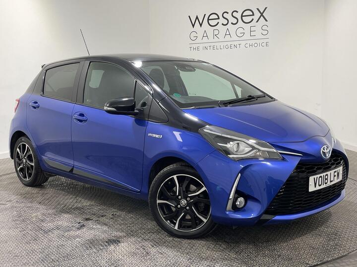 Toyota Yaris 1.5 VVT-h Grey Bi-Tone E-CVT Euro 6 (s/s) 5dr