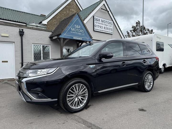 Mitsubishi Outlander 2.4h TwinMotor 13.8kWh Dynamic CVT 4WD Euro 6 (s/s) 5dr Mitsubishi Outlander 2.4h TwinMotor 13.8kWh Dynamic CVT 4WD Euro 6 (s/s) 5dr