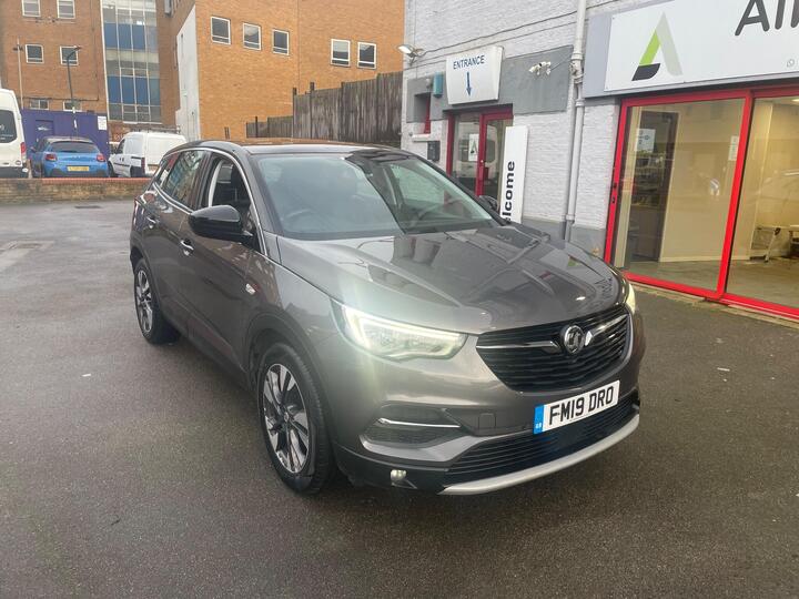 Vauxhall Grandland X 1.2 Turbo Sport Nav Euro 6 (s/s) 5dr Vauxhall Grandland X 1.2 Turbo Sport Nav Euro 6 (s/s) 5dr