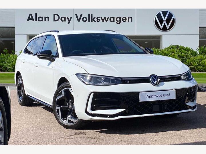 Volkswagen Passat 1.5 TSI EHybrid 19.7kWh R-Line DSG Euro 6 (s/s) 5dr Volkswagen Passat 1.5 TSI EHybrid 19.7kWh R-Line DSG Euro 6 (s/s) 5dr