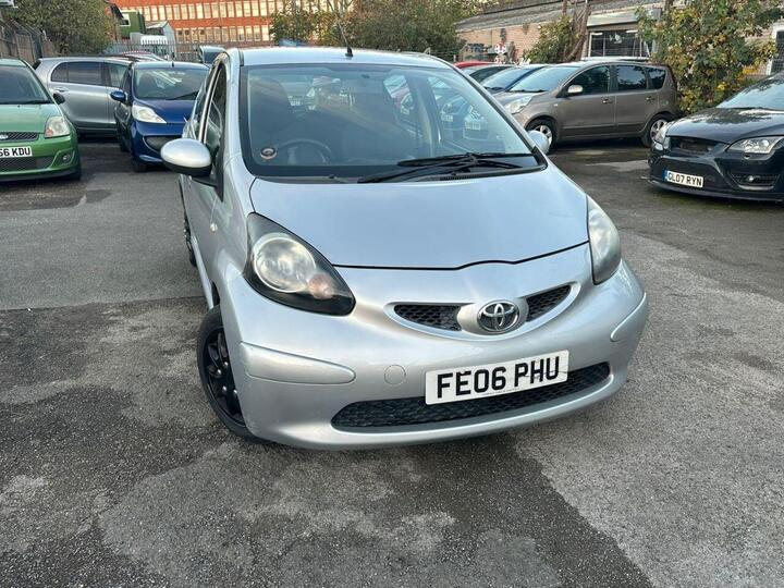 Toyota AYGO 1.0 VVT-i + MultiMode Euro 4 5dr