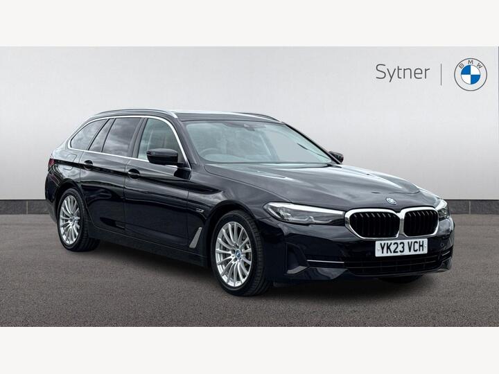 BMW 5 Series 2.0 530e 12kWh SE Touring Steptronic Euro 6 (s/s) 5dr BMW 5 Series 2.0 530e 12kWh SE Touring Steptronic Euro 6 (s/s) 5dr