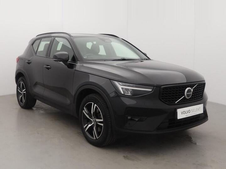 Volvo XC40 2.0 B3 MHEV Plus Dark DCT Auto Euro 6 (s/s) 5dr