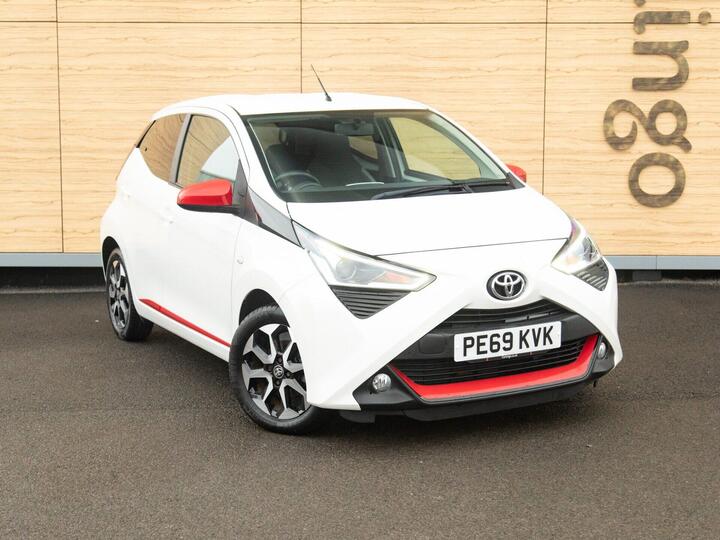 Toyota Aygo 1.0 VVT-i X-trend Funroof X-shift Euro 6 5dr Toyota Aygo 1.0 VVT-i X-trend Funroof X-shift Euro 6 5dr