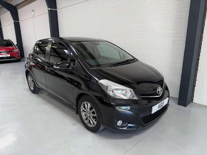 Toyota YARIS 1.33 Dual VVT-i Icon Plus Euro 5 5dr