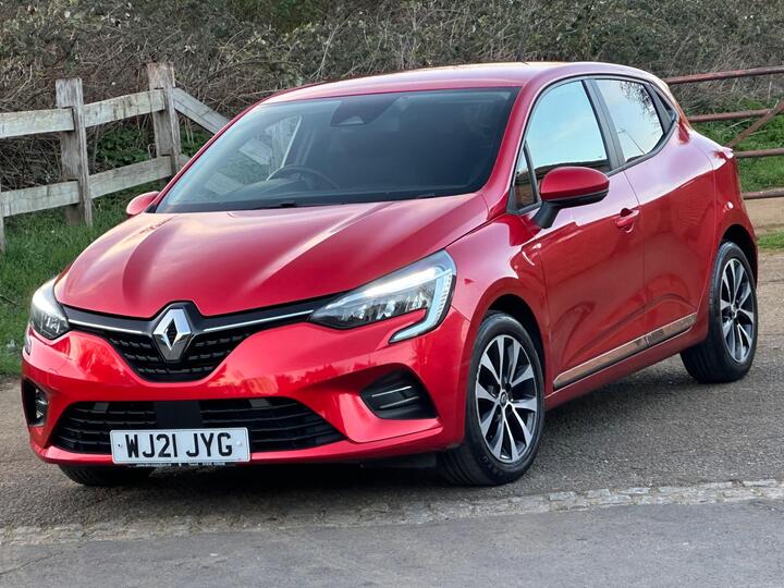 Renault Clio 1.5 Blue DCi Iconic Euro 6 (s/s) 5dr Renault Clio 1.5 Blue DCi Iconic Euro 6 (s/s) 5dr