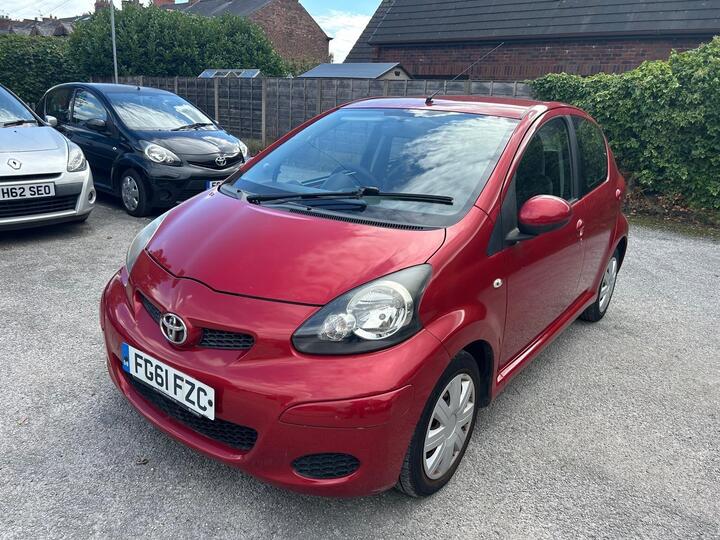 Toyota AYGO 1.0 VVT-i Ice Euro 5 5dr