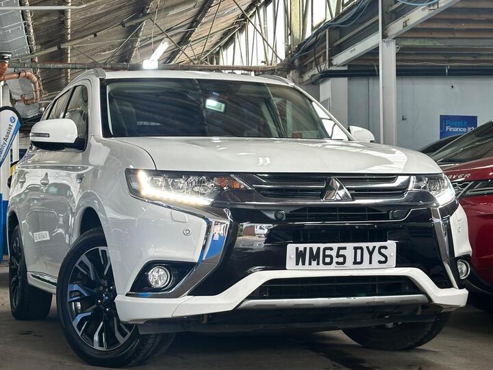 Mitsubishi Outlander 2.0h 12kWh GX4hs CVT 4WD Euro 6 (s/s) 5dr Mitsubishi Outlander 2.0h 12kWh GX4hs CVT 4WD Euro 6 (s/s) 5dr