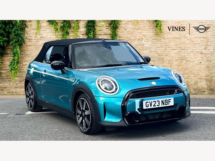 MINI Convertible 2.0 Cooper S Seaside Edition Steptronic Euro 6 (s/s) 2dr MINI Convertible 2.0 Cooper S Seaside Edition Steptronic Euro 6 (s/s) 2dr