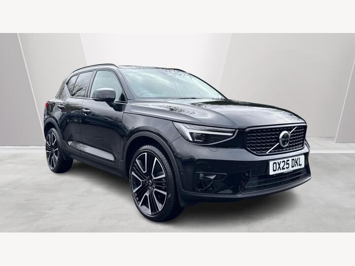 Volvo XC40 2.0 B3 MHEV Ultra Dark DCT Auto Euro 6 (s/s) 5dr