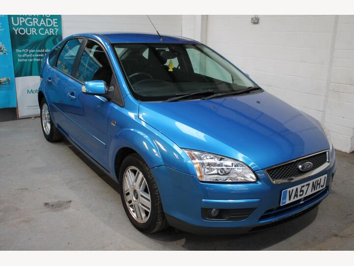 Ford Focus 1.6 Ghia 5dr