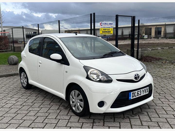Toyota AYGO 1.0 VVT-i Move Euro 5 5dr