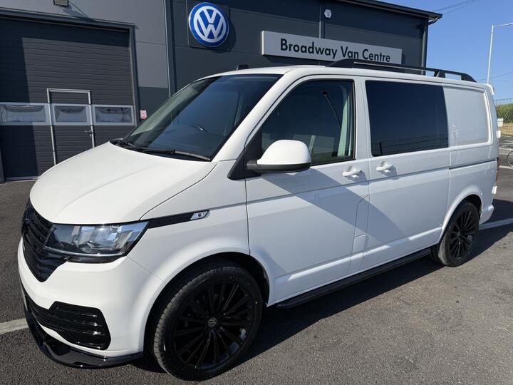 Volkswagen Transporter Volkswagen Transporter 2.0 TDI 6 Seat Kombi Startline 5dr Diesel Manual SWB In Candy White - Euro 6