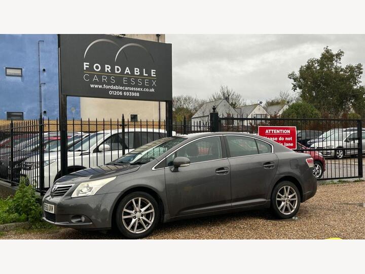 Toyota AVENSIS 2.0 D-4D TR Euro 5 4dr Toyota AVENSIS 2.0 D-4D TR Euro 5 4dr