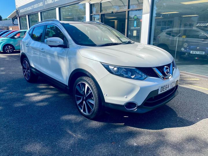 Nissan Qashqai 1.2 DIG-T Tekna 2WD Euro 5 (s/s) 5dr