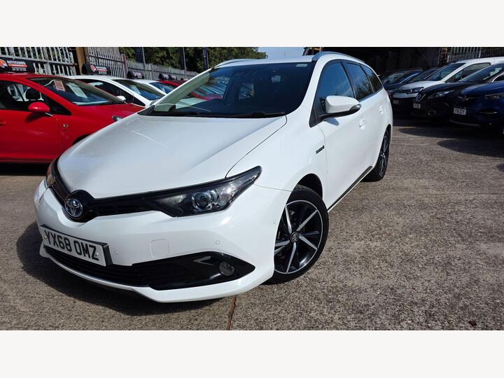 Toyota Auris 1.8 VVT-h Design Touring Sports CVT Euro 6 (s/s) 5dr