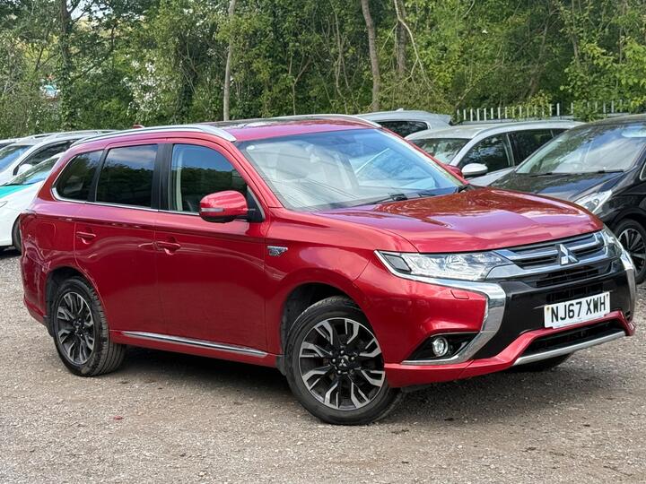 Mitsubishi Outlander 2.0h 12kWh 4h CVT 4WD Euro 6 (s/s) 5dr Mitsubishi Outlander 2.0h 12kWh 4h CVT 4WD Euro 6 (s/s) 5dr