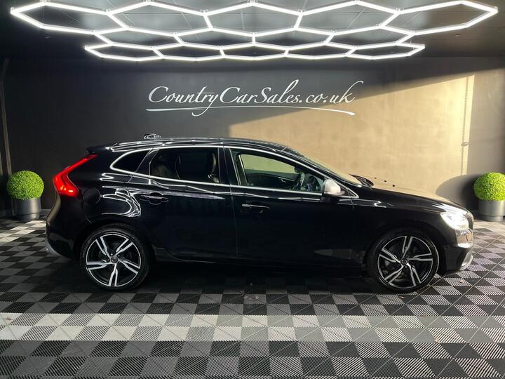 Volvo V40 2.0 D2 R-Design Edition Auto Euro 6 (s/s) 5dr