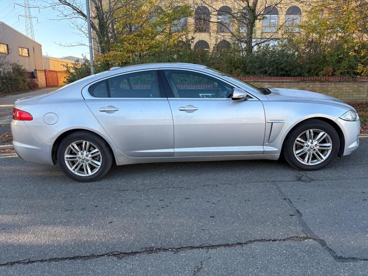 Jaguar XF 3.0d V6 Luxury Auto Euro 5 4dr