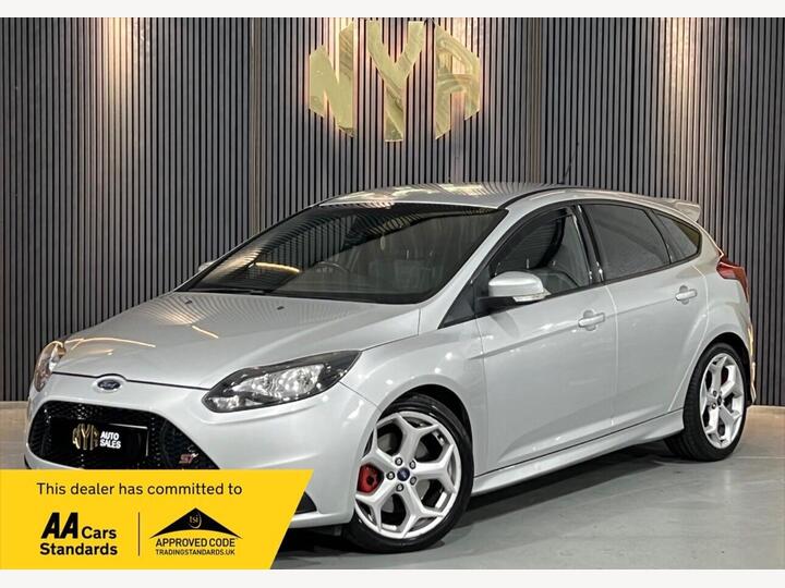Ford Focus 2.0T EcoBoost ST-2 Euro 5 (s/s) 5dr