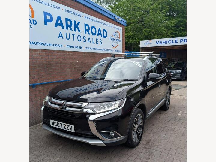 Mitsubishi OUTLANDER 2.2 DI-D 3 Auto 4WD Euro 6 5dr Mitsubishi OUTLANDER 2.2 DI-D 3 Auto 4WD Euro 6 5dr