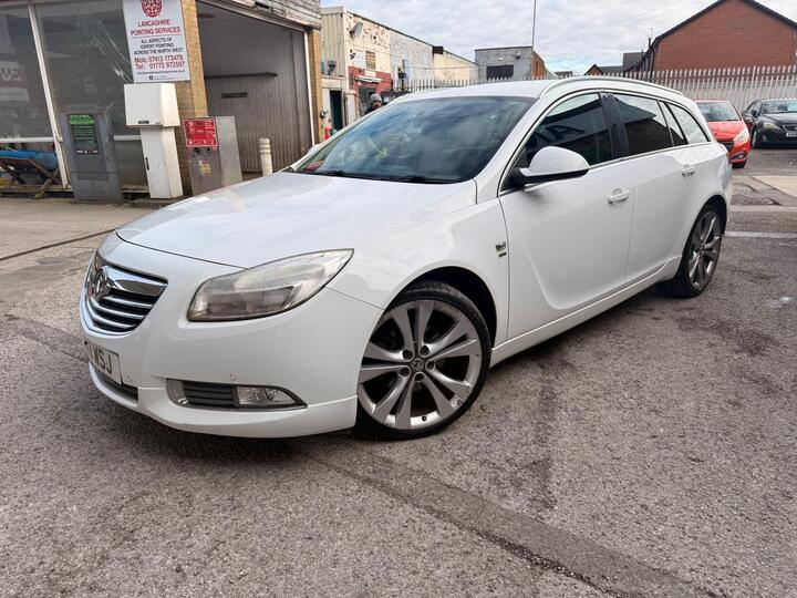 Vauxhall Insignia 2.0 CDTi EcoFLEX SRi Sports Tourer Euro 5 5dr Vauxhall Insignia 2.0 CDTi EcoFLEX SRi Sports Tourer Euro 5 5dr
