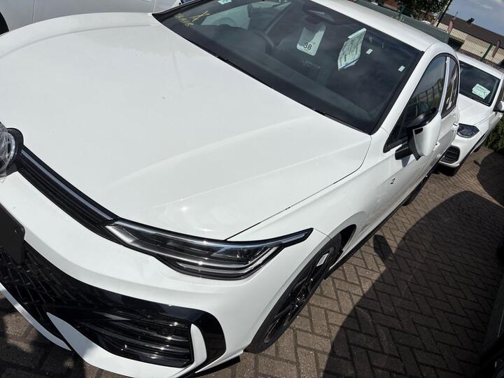 Volkswagen Golf 1.5 TSI R-Line Euro 6 (s/s) 5dr