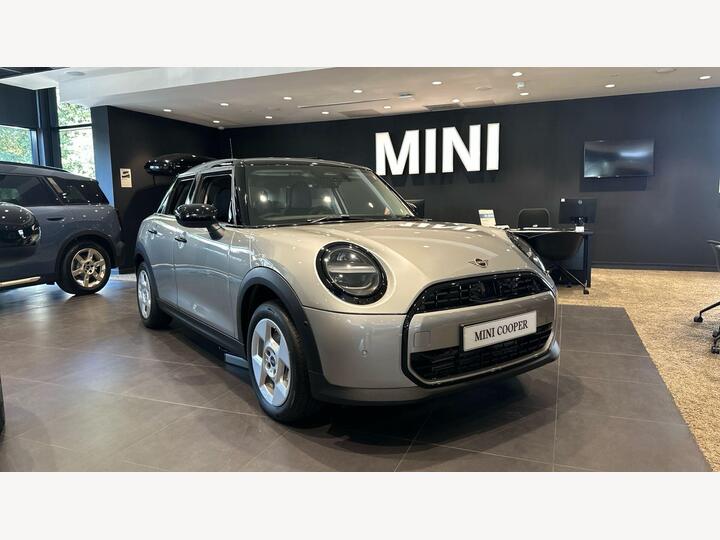 MINI Cooper 1.5C Classic Steptronic Euro 6 (s/s) 5dr