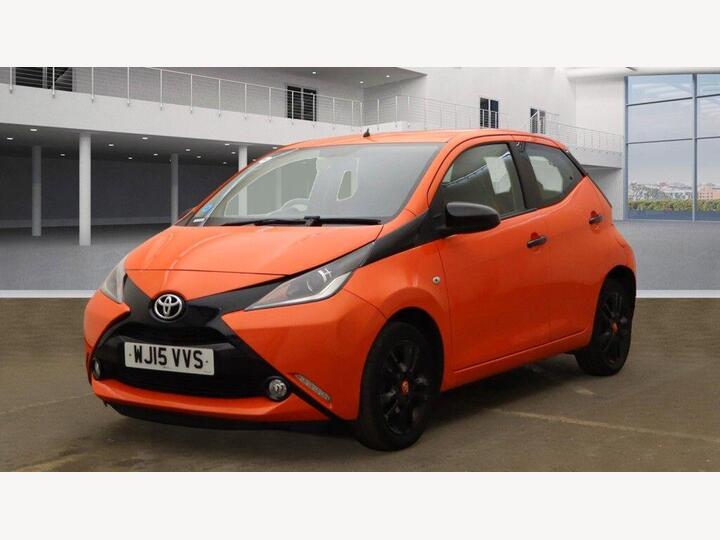 Toyota AYGO 1.0 VVT-i X-cite X-shift Euro 5 5dr Euro 5 Toyota AYGO 1.0 VVT-i X-cite X-shift Euro 5 5dr Euro 5