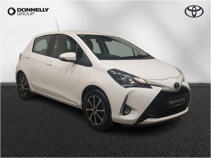 Toyota Yaris 1.5 VVT-h Icon Tech E-CVT Euro 6 (s/s) 5dr