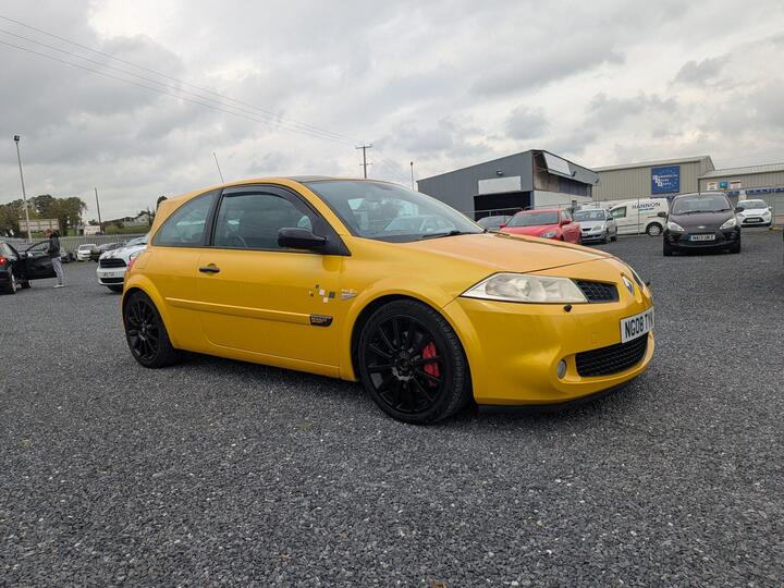 Renault Megane 2.0T Team F1 Team R26 3dr Renault Megane 2.0T Team F1 Team R26 3dr