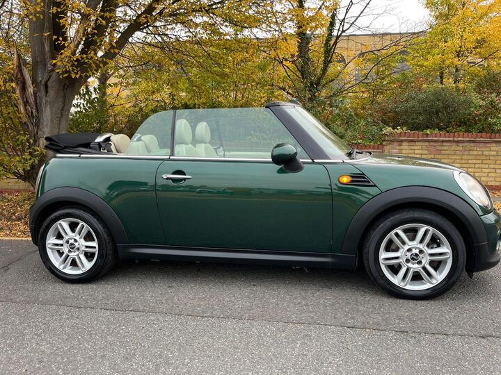 MINI Convertible 1.6 Cooper Euro 5 (s/s) 2dr MINI Convertible 1.6 Cooper Euro 5 (s/s) 2dr