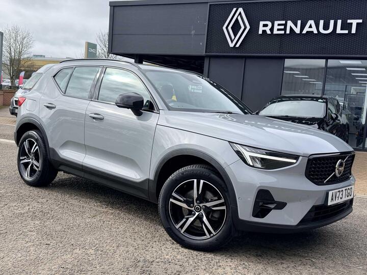 Volvo XC40 2.0 B4 MHEV Plus Dark DCT Auto Euro 6 (s/s) 5dr