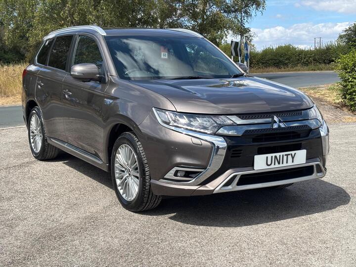Mitsubishi Outlander 2.4h TwinMotor 13.8kWh Exceed CVT 4WD Euro 6 (s/s) 5dr