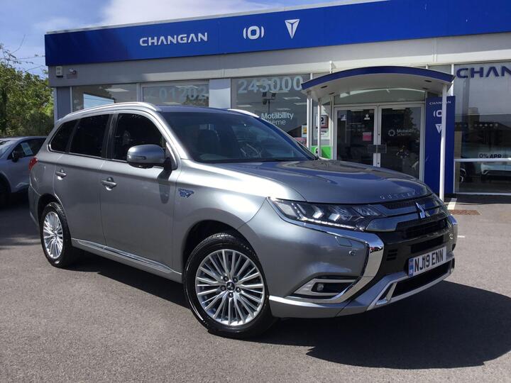 Mitsubishi Outlander 2.4h TwinMotor 13.8kWh 5hs CVT 4WD Euro 6 (s/s) 5dr