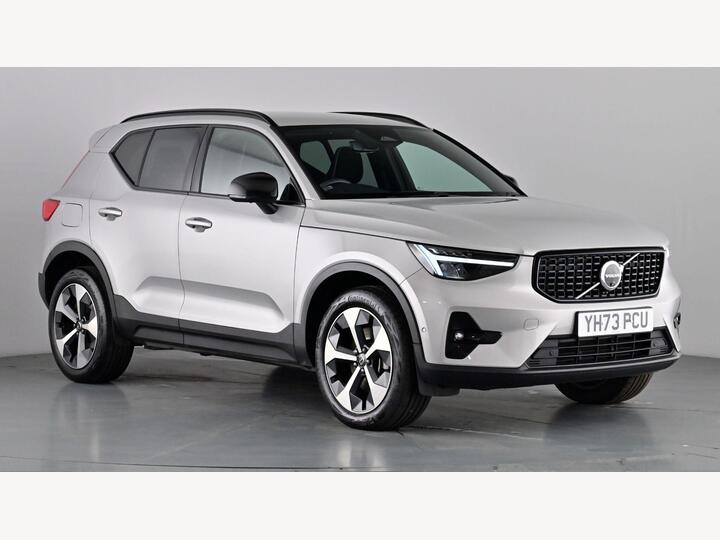 Volvo XC40 2.0 B4 MHEV Plus DCT Auto Euro 6 (s/s) 5dr
