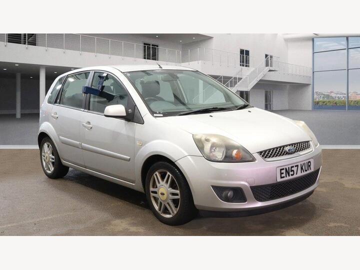 Ford Fiesta 1.6 Ghia 5dr