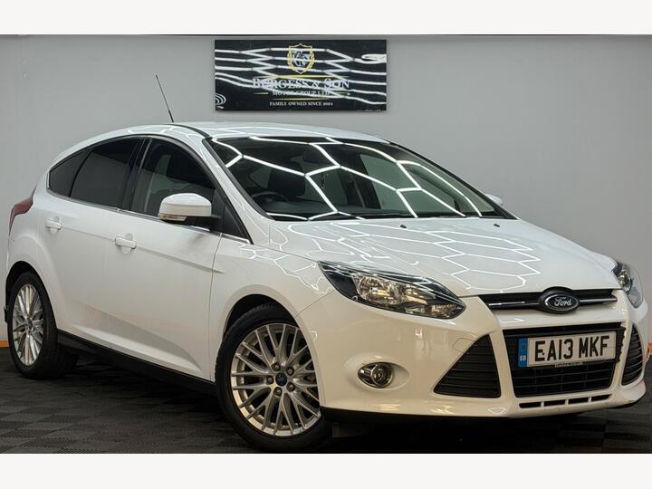 Ford Focus 1.0T EcoBoost Zetec Euro 5 (s/s) 5dr