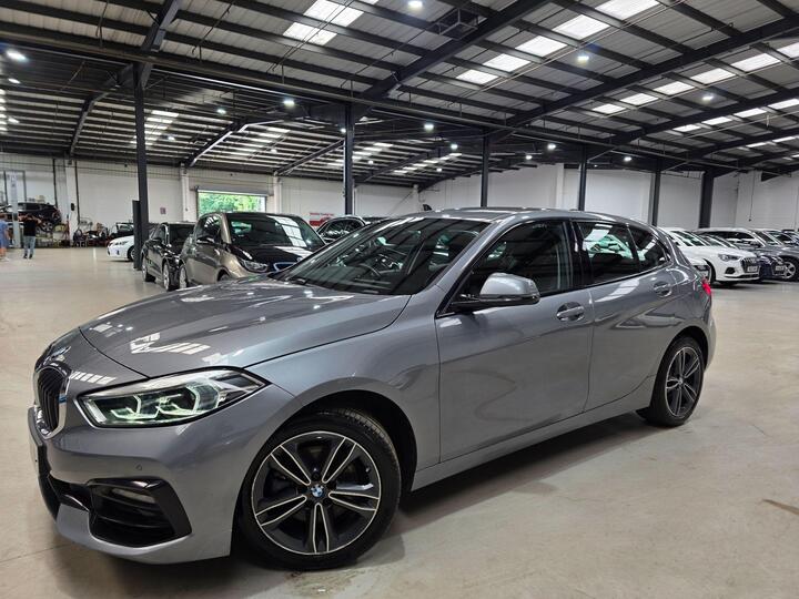 BMW 1 Series 1.5 118i Sport (LCP) DCT Euro 6 (s/s) 5dr BMW 1 Series 1.5 118i Sport (LCP) DCT Euro 6 (s/s) 5dr